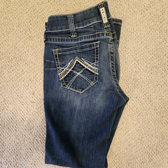ARIAT R.E.A.L ☆ Women's Blue Jeans Used But In Great Condition. No Flaws - Picture 6 of 13